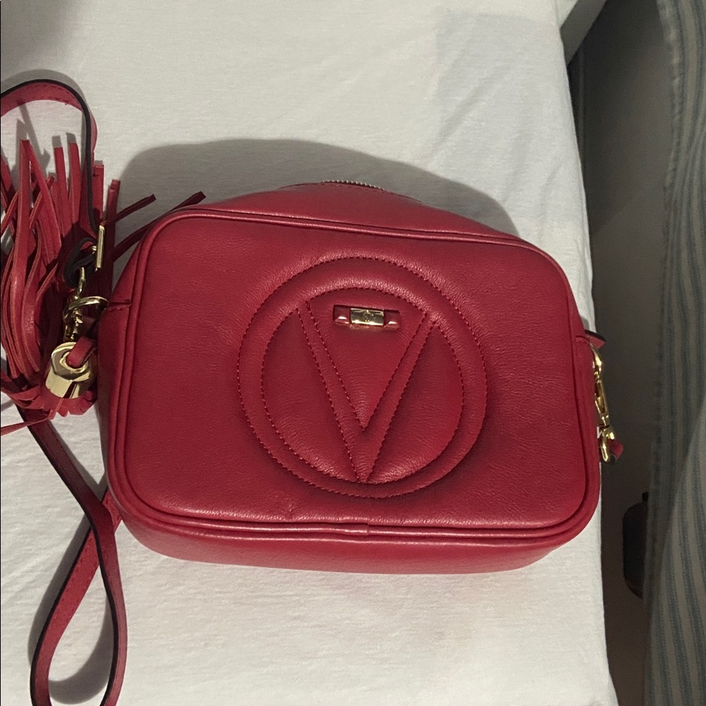 Mia Signature Leather Crossbody Bag Valentino by Mario Valentino. - Picture 7 of 8
